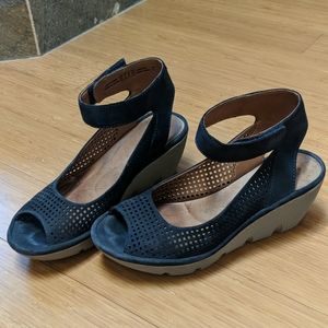 Clarks artisan navy platform wedge sandals, 8 wide